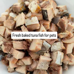 Boost your dog's meal with our fresh baked tuna fish toppers. These omega-3 rich cubes are a simple and delicious way to support healthy skin and a shiny coat. No mystery ingredients, just pure, baked fish that your pet will love.