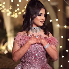 A glamorous engagement look for my stunning bride Gurusha. We went with a dramatic smokey eye and a beautiful feathered gown, creating a unique and breathtaking look that was perfect for her cocktail night.