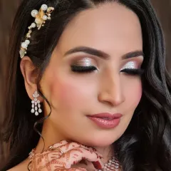 My signature 'glass finish' look in a single picture. This is for my engagement brides who want that radiant, dewy skin that glows from within, paired with soft, shimmery eyes.
