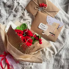 The perfect old-school romance combo. A bouquet of my handmade crochet roses that never wilt, paired with a heartfelt, custom-written letter. This is for the kind of love that deserves more than just a text message. ❤️