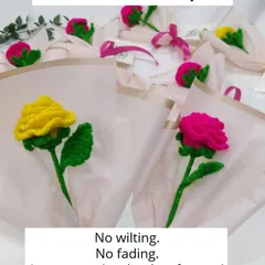 No wilting, no fading, just memories that last forever. Here you can see the single-stem rose bouquets, a simple yet elegant gift for any occasion.