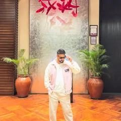 Another shot from my pre-gig photoshoot. The pink and white jacket is a favorite.