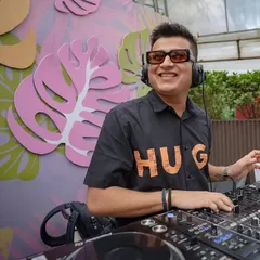 Good vibes, great tunes, and a fun tropical backdrop. This daytime event was all about smiles and easy-going energy.