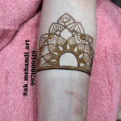 This is the outline for the lotus cuff design. A perfect outline is the essential first step before applying the 3D and shaded fills.