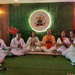 A moment of prayer and gratitude with my students at the centre. We always begin and end our practice by honoring the tradition of yoga and setting a positive intention.