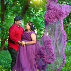 This purple maternity gown features a detachable ruffle tail that can be used to create dramatic, flying-fabric shots.
