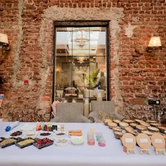 Here is the complete setup for our DIY candle-making activity. I ensure every interactive station is well-stocked, beautifully presented, and easy for guests to use, guaranteeing a smooth and enjoyable experience.