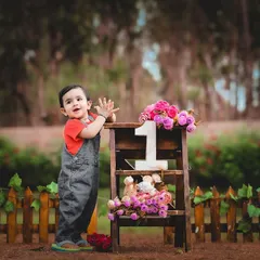 A candid moment of applause for the birthday boy. Outdoor sessions allow for plenty of movement and genuine expressions, resulting in beautifully authentic photos.