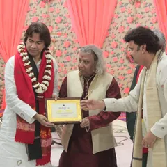 Presenting a token of our respect to a guest artist. These moments of recognition are central to the spirit of our musical community.