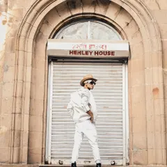 A Michael Jackson inspired look, shot against an old-world architectural backdrop in Mumbai. Themed shoots like this are a fun way to show personality and range.