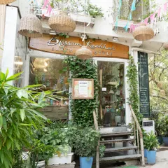Your weekend escape. Our green and inviting entrance welcomes you to a world of pampering and relaxation.