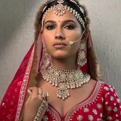 The beauty of art is in being effortless. This look, on the stunning Kanak, is one of my absolute favorites. It’s a celebration of dusky skin, showcasing a regal, traditional, and magical bridal style that feels both powerful and timeless.