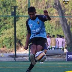 Mastery begins with individual skill. This player is practicing ball control, a fundamental aspect of our training program that focuses on sharp footwork and confidence on the ball.