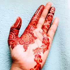The rich, red stain of a simple party henna design. This is the result of using good quality organic henna and proper aftercare.