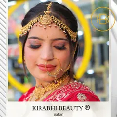 This close-up showcases the detailed eye makeup for a bride. I use techniques that make the eyes pop while still looking elegant, ensuring you look flawless in your wedding photos.