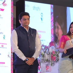 A moment of gratitude on stage at the Bharat Tex 2025 Global Textile Expo, with the Union Minister of Textiles in attendance.