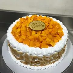 When mango season hits, my kitchen is filled with the scent of fresh Alphonsos. This Mango Almond Gateau is a true celebration of the king of fruits, loaded with fresh mango chunks and toasted almonds.