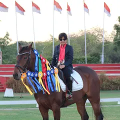 The result of dedication. One of our youngest stars, nine-year-old Aurum, after winning 16 medals at the Delhi Horse Show, embodying the potential we nurture from the very beginning.