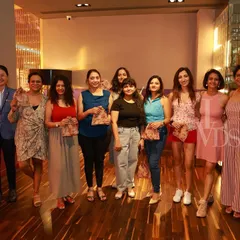 Celebrating Women's Day with our amazing community! A group of the incredible women from our studio posing with gifts from our event partner.