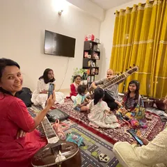 A special performance for a very special and young audience after our class. It is important to share the joy of music with everyone, especially children, to plant the seeds of appreciation for our classical arts.