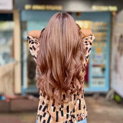 A custom mix of caramel beige with copper gold. This unique combination creates a warm, metallic rose-gold effect that is truly one of a kind.