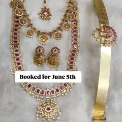 This beautiful kempu stone set with a kasu mala was booked for a wedding. It's a classic choice for a South Indian bride.