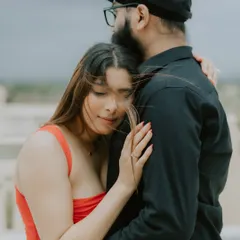 In the quiet moments, true love speaks the loudest. This intimate embrace captures the pure, unguarded connection between a couple, a style of candid photography I cherish.