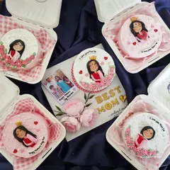 My Mother's Day spread, featuring a variety of bento cakes and a personalized platter. Each cake is uniquely designed to celebrate all the amazing moms out there.