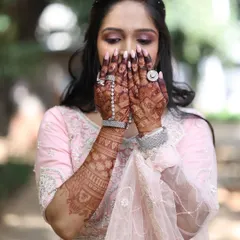 Look at that gorgeous, deep stain. This is the result of my all-natural, chemical-free henna paste. I make sure every bride gets this rich, beautiful color for her special day. ♥️