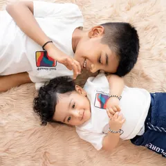 The sweet bond between brothers. I aim to create a relaxed space where siblings can play and be themselves, resulting in genuine moments like this one.