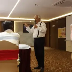 Dr. Tayde explains the intricate science behind Nadi Parikshan to our team of doctors. These educational sessions are vital for integrating deep traditional wisdom with our clinical practice, ensuring we provide the most effective and evidence-based Ayurvedic care.