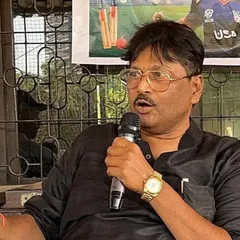 An inspiring address being given during the visit of Saurabh Netravalkar, a former Payyade player who now represents the USA national cricket team.