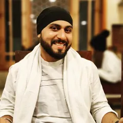 A smile is the simplest way to share happiness. I believe in bringing a sense of joy and lightness to our yoga practice and our lives.