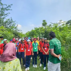 Our team member is talking to students from Unique English Medium School in Pune. We explained the different types of trees on our site and how each one plays a role in the ecosystem. The students were full of questions and eager to learn.