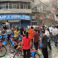 A typical morning on our Purani Dilli Ke Kisse Cycle Tour. We gather in the heart of the action, surrounded by the sights and sounds of the market waking up, ready to dive into the stories of the old city.