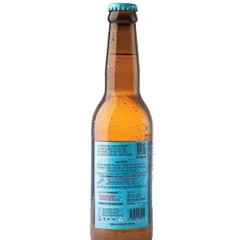 For e-commerce, it's important to show all sides of the product. This shot of the back of the beer bottle provides customers with all the information they need while maintaining the same high-quality look.