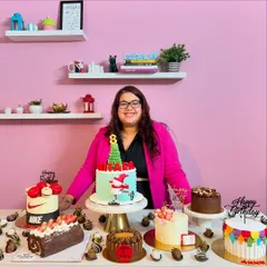Hello, it's me, Sara! A quick introduction for those who are new here. I've been running this business for over a decade and I'm forever grateful for your love and support.