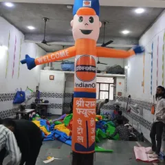 I create custom air dancers for all kinds of businesses. This one, for an Indian Oil petrol pump, is designed to catch the eye of drivers and welcome customers with its bright colors and familiar branding.