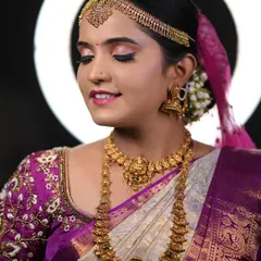 A close-up of Disha's reception makeup, with the ring light creating a perfect halo. This shows how I use professional lighting to ensure a flawless application.