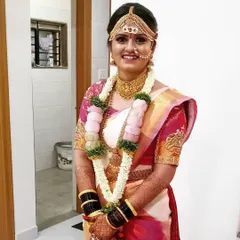 Here is the complete traditional bridal look. I handled the makeup, the hair with the matha patti setting, and the Kanjeevaram saree draping to create a cohesive and elegant style for her big day.