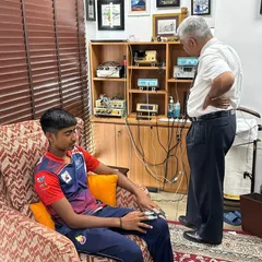 We believe in a scientific approach to cricket. Here, one of our young players undergoes a Quick Sports Fitness Scan at the SUMONA Institute, measuring key performance indicators like heart rate and stress response. This data-driven method is a core part of our holistic development program.
