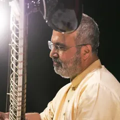 A close-up shot from my performance at the iconic Vishnu Digambar Jayanti in Delhi. It was a fulfilling experience to play for such a wonderful and knowledgeable audience.