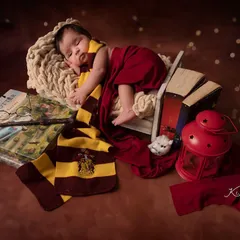 For the parents who love a little bit of magic, I adore creating themed sessions like this Harry Potter setup. It’s a wonderfully fun way to celebrate your little one’s arrival and your family's passions.