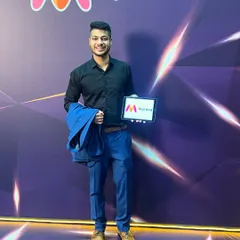 After performing my custom iPad Magic act for the Myntra Annual Awards 2024 in Bengaluru. Integrating their brand directly into the digital illusions was a highlight of the night.