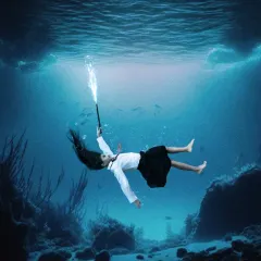 A truly magical concept. Using my VFX skills, we created this underwater Harry Potter scene, where our little witch casts a spell beneath the waves.