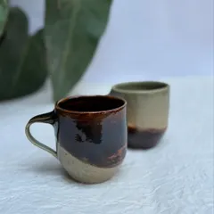 We love experimenting with glaze combinations. This is our 'half-half' mug, a result of a recent test that we will definitely be making more of.