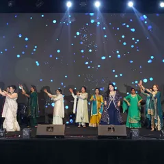 A wonderful group performance by the ladies of the family. We love bringing everyone together to create a synchronized and elegant dance that celebrates the occasion.