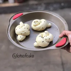 Here are some dinner rolls shaped and ready for the oven. In my bread making session, you will learn how to knead, prove, and shape dough for soft, fluffy rolls.