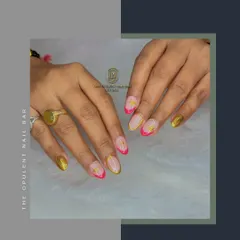 A touch of gold, a pop of pink. This fun and glamorous set is all about the luxurious details.