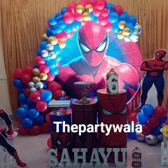 I designed this impressive Spiderman stage with a massive character backdrop and a vibrant red and blue balloon arch. It's a setup that guarantees amazing photos and a memorable party.